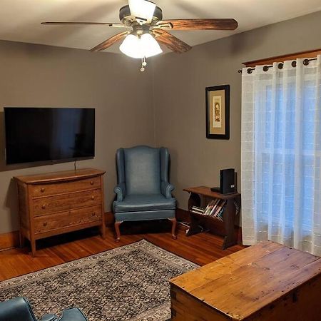 Large Bakery Apartment - Central Downtown Location Fredonia Luaran gambar