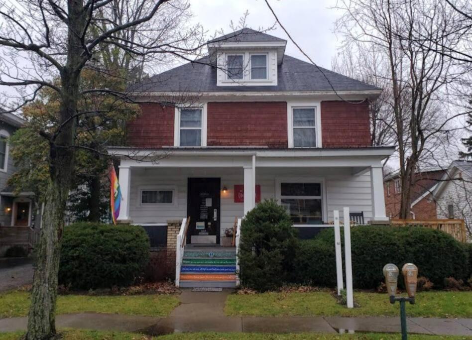 Large Bakery Apartment - Central Downtown Location Fredonia Luaran gambar