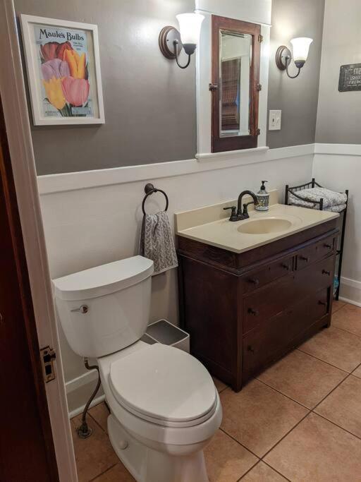 Large Bakery Apartment - Central Downtown Location Fredonia Luaran gambar