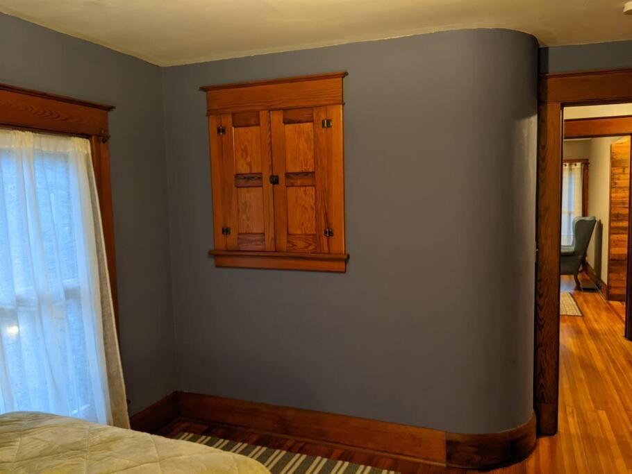 Large Bakery Apartment - Central Downtown Location Fredonia Luaran gambar